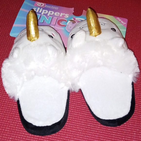 Kids Unicorn Plush Slippers - Picture 3 of 10